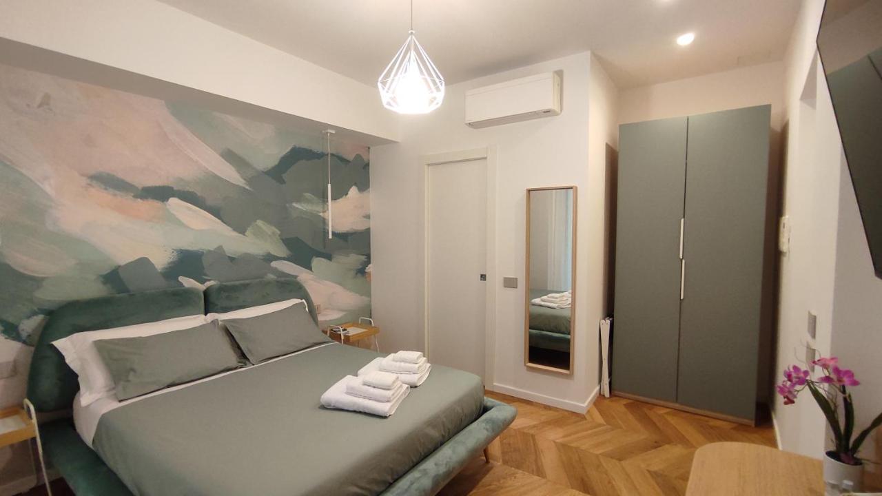 Toledo Lab Hotel เนเปิลส์ ภายนอก รูปภาพ